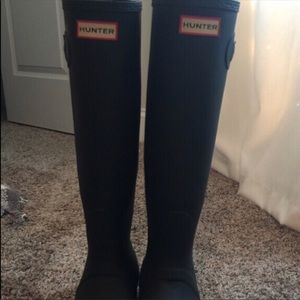 Black hunter rain boots size 8